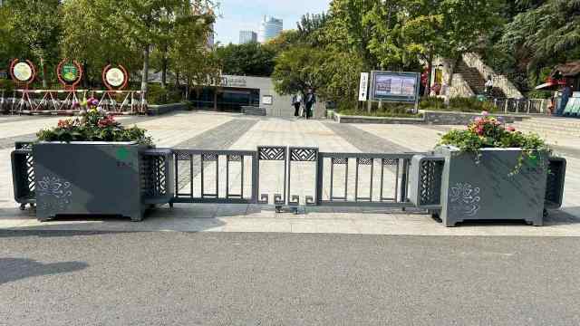 南京玄武湖公园出入口-户外移动花箱护栏-产品案例