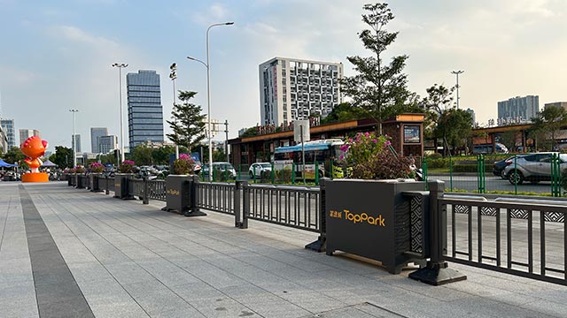 百世千秋护栏花箱 百世千秋护栏花箱