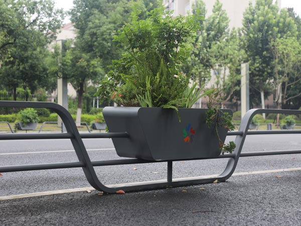 风生水起花箱护栏
