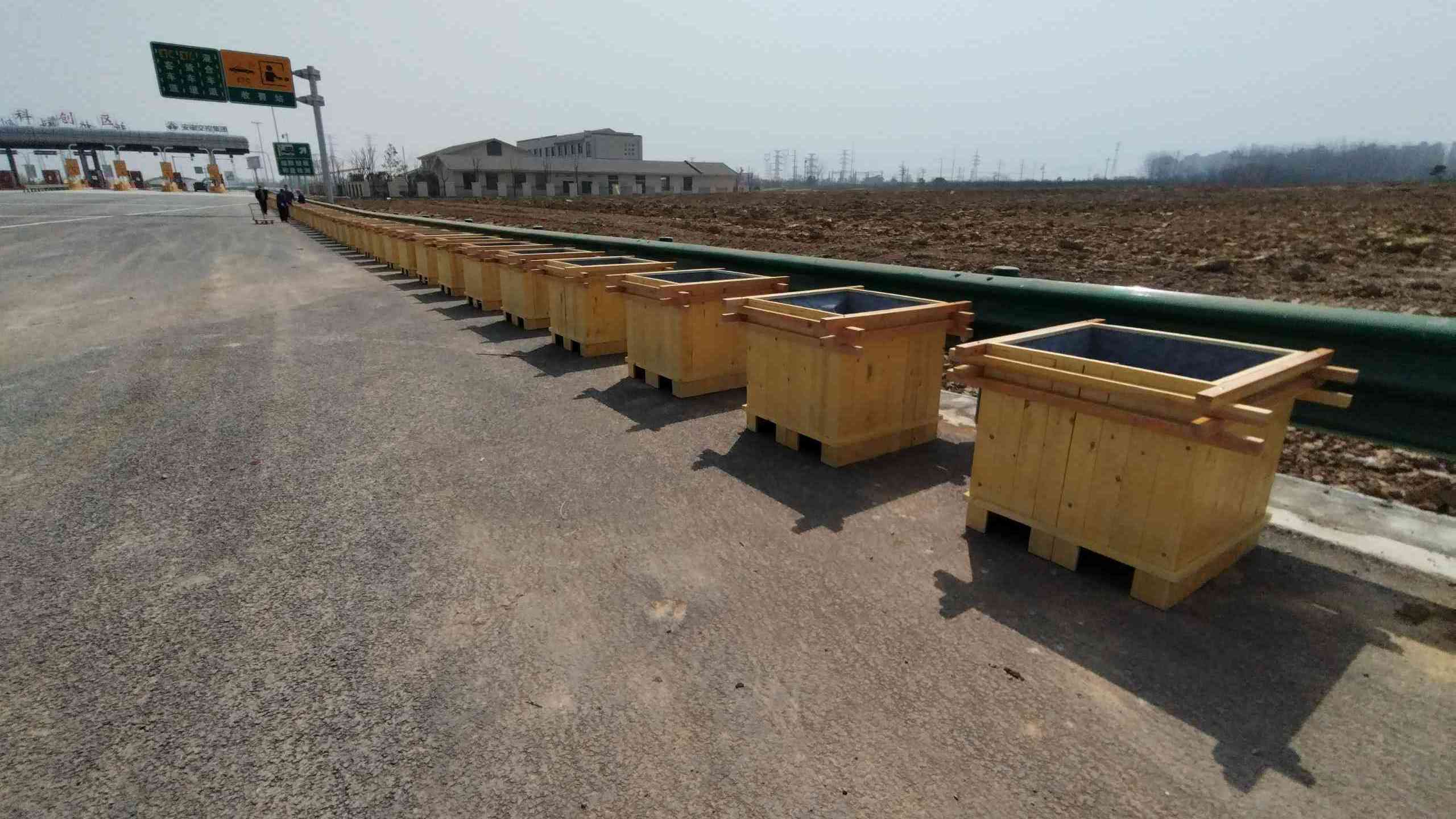 防腐木花箱的优缺点