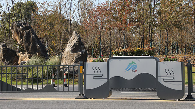 山水轻勾花箱护栏 山水轻勾花箱护栏